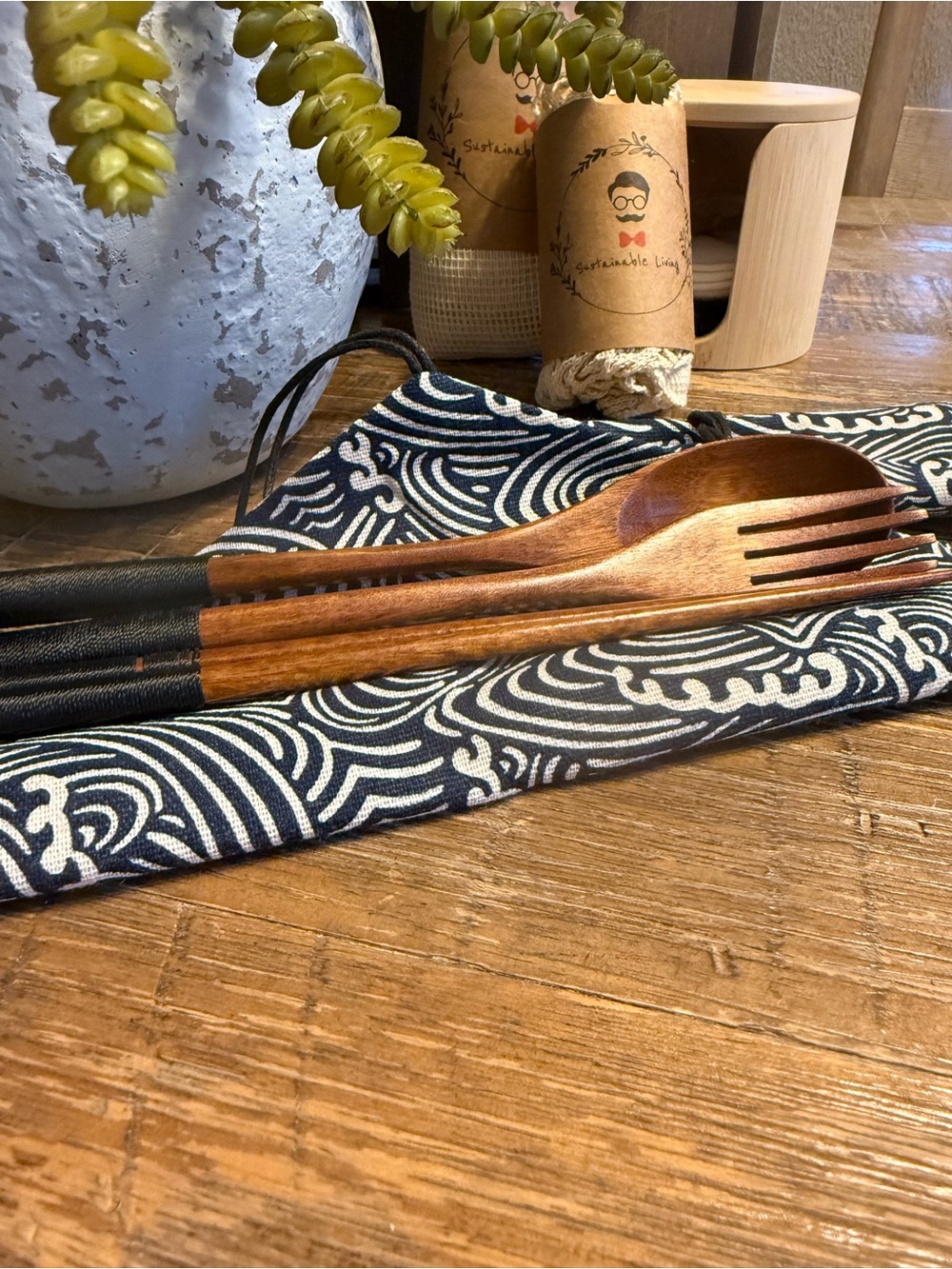 Reusable wood cutlery set